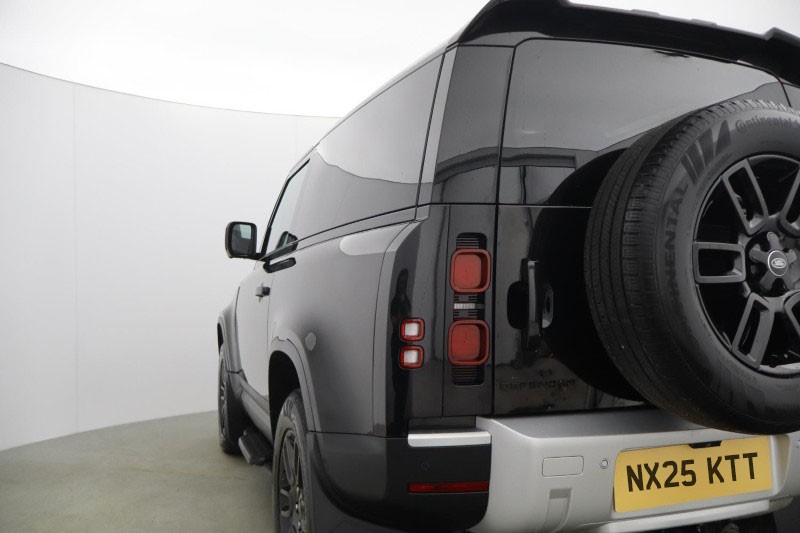 2025 (25) LAND ROVER COMMERCIAL DEFENDER 3.0 D250 Hard Top S Auto [3 Seat] 5279420