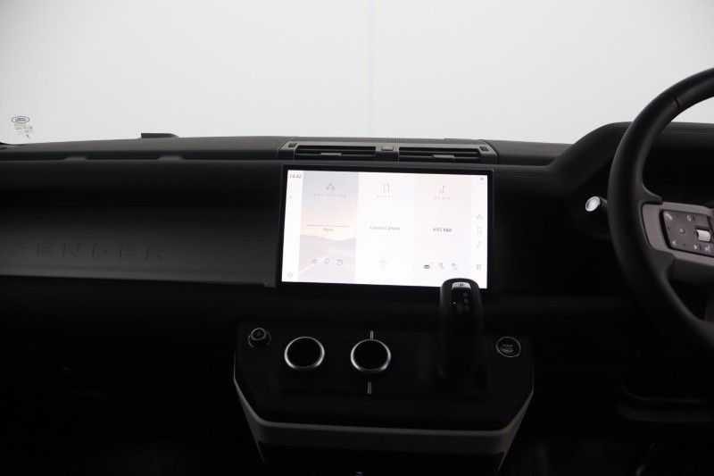 2025 (25) LAND ROVER COMMERCIAL DEFENDER 3.0 D250 Hard Top S Auto [3 Seat] 5279388