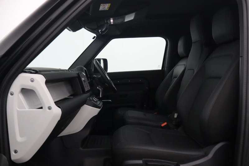 2025 (25) LAND ROVER COMMERCIAL DEFENDER 3.0 D250 Hard Top S Auto [3 Seat] 5279377