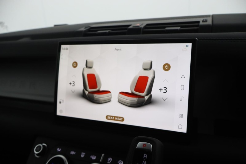 2025 (25) LAND ROVER COMMERCIAL DEFENDER 3.0 D250 Hard Top S Auto [3 Seat] 5279406