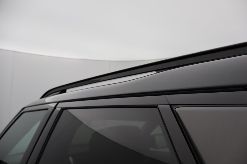 2023 (23) LAND ROVER DISCOVERY 3.0 D300 R-Dynamic HSE 5dr Auto 5293185