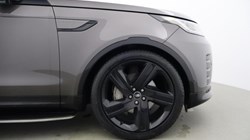 2023 (23) LAND ROVER DISCOVERY 3.0 D300 R-Dynamic HSE 5dr Auto 5296630