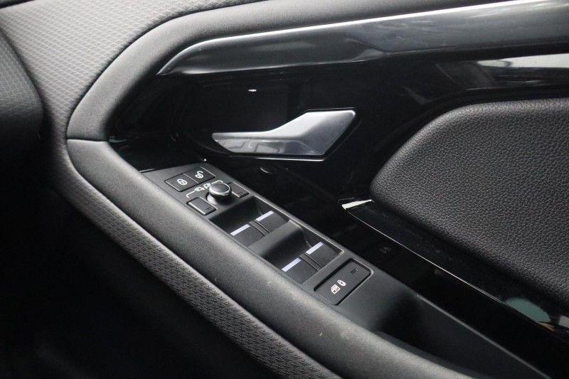 2020 (20) LAND ROVER RANGE ROVER EVOQUE 2.0 D180 R-Dynamic S 5dr Auto 5266698