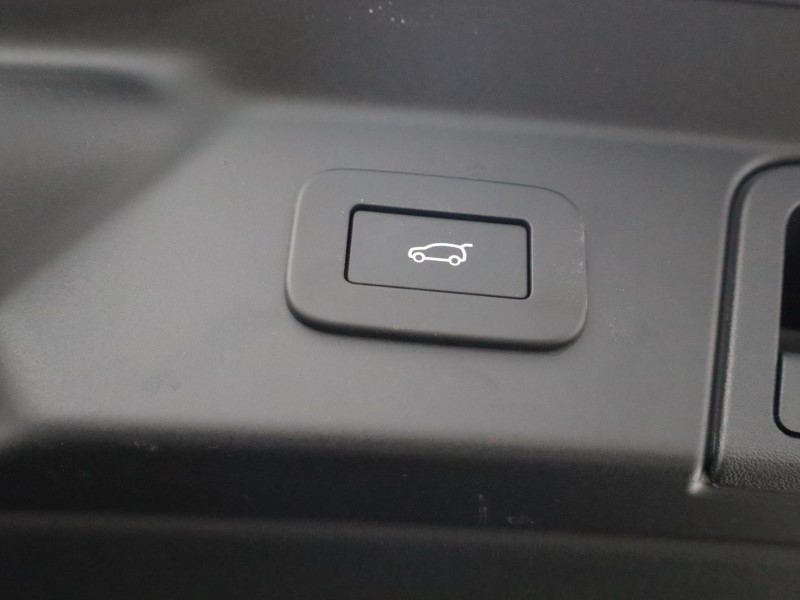 2025 (75) LAND ROVER RANGE ROVER VELAR 2.0 D200 MHEV Autobiography 5dr Auto [Revised] 5260053