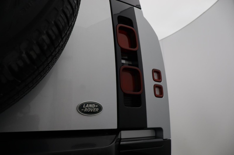 2023 (23) LAND ROVER DEFENDER 3.0 D300 X-Dynamic HSE 110 5dr Auto [7 Seat] 5282241