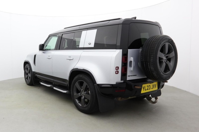 2023 (23) LAND ROVER DEFENDER 3.0 D300 X-Dynamic HSE 110 5dr Auto [7 Seat]