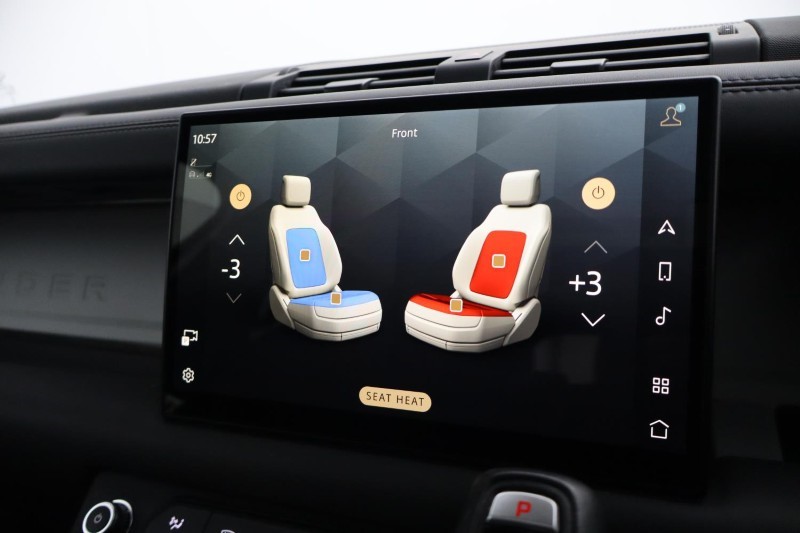 2023 (23) LAND ROVER DEFENDER 3.0 D300 X-Dynamic HSE 110 5dr Auto [7 Seat] 5282293