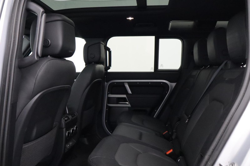 2023 (23) LAND ROVER DEFENDER 3.0 D300 X-Dynamic HSE 110 5dr Auto [7 Seat] 5282266