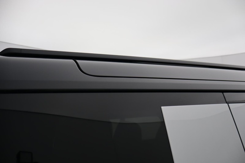 2023 (23) LAND ROVER DEFENDER 3.0 D300 X-Dynamic HSE 110 5dr Auto [7 Seat] 5282246