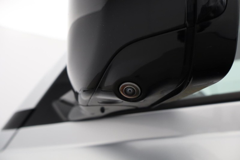 2023 (23) LAND ROVER DEFENDER 3.0 D300 X-Dynamic HSE 110 5dr Auto [7 Seat] 5282272