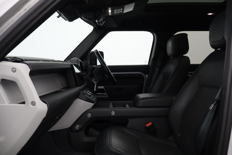 2023 (23) LAND ROVER DEFENDER 3.0 D300 X-Dynamic HSE 110 5dr Auto [7 Seat] 5282268