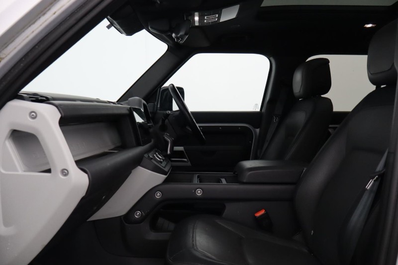 2023 (23) LAND ROVER DEFENDER 3.0 D300 X-Dynamic HSE 110 5dr Auto [7 Seat] 5282269