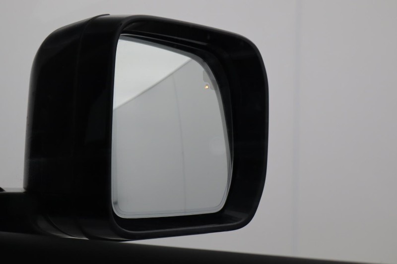 2023 (23) LAND ROVER DEFENDER 3.0 D300 X-Dynamic HSE 110 5dr Auto [7 Seat] 5282298