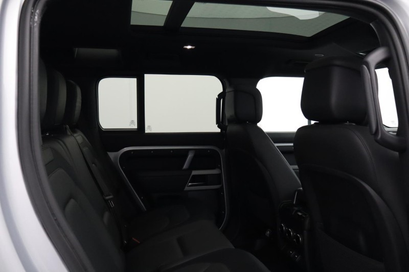 2023 (23) LAND ROVER DEFENDER 3.0 D300 X-Dynamic HSE 110 5dr Auto [7 Seat] 5282251