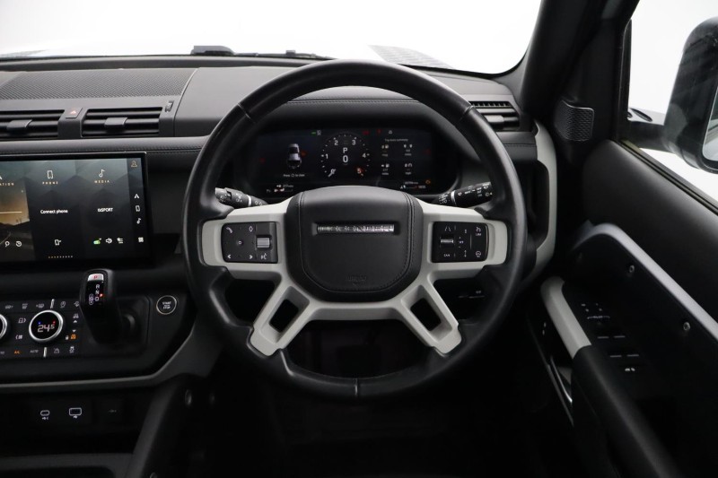 2023 (23) LAND ROVER DEFENDER 3.0 D300 X-Dynamic HSE 110 5dr Auto [7 Seat] 5282279