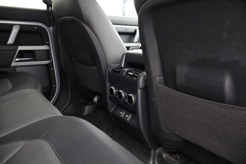 2023 (23) LAND ROVER DEFENDER 3.0 D300 X-Dynamic HSE 110 5dr Auto [7 Seat] 5282248
