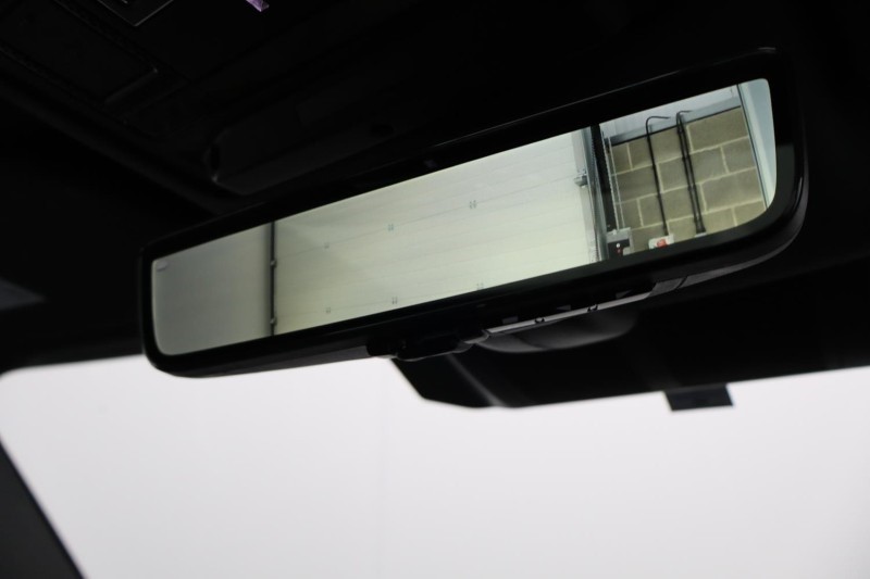 2023 (23) LAND ROVER DEFENDER 3.0 D300 X-Dynamic HSE 110 5dr Auto [7 Seat] 5282299