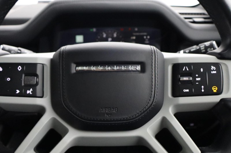 2023 (23) LAND ROVER DEFENDER 3.0 D300 X-Dynamic HSE 110 5dr Auto [7 Seat] 5282304