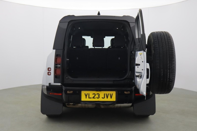 2023 (23) LAND ROVER DEFENDER 3.0 D300 X-Dynamic HSE 110 5dr Auto [7 Seat] 5282236