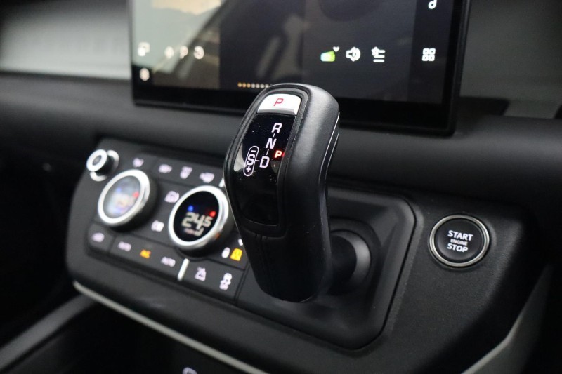 2023 (23) LAND ROVER DEFENDER 3.0 D300 X-Dynamic HSE 110 5dr Auto [7 Seat] 5282286