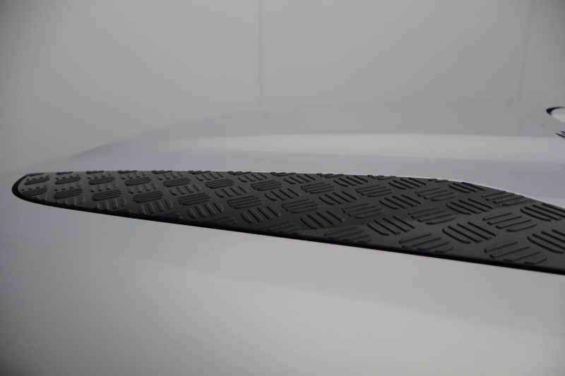 2023 (23) LAND ROVER DEFENDER 3.0 D300 X-Dynamic HSE 110 5dr Auto [7 Seat] 5282261