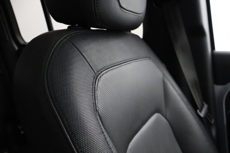 2023 (23) LAND ROVER DEFENDER 3.0 D300 X-Dynamic HSE 110 5dr Auto [7 Seat] 5282306