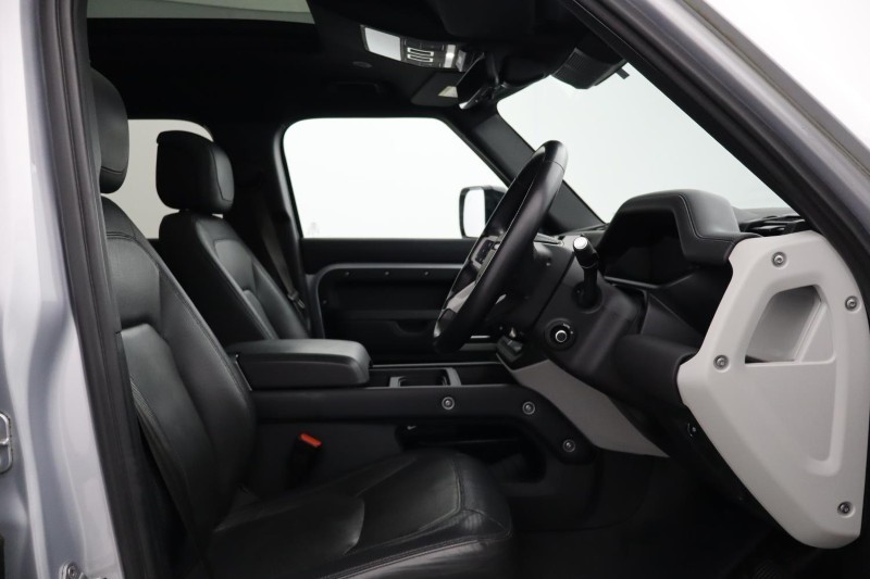 2023 (23) LAND ROVER DEFENDER 3.0 D300 X-Dynamic HSE 110 5dr Auto [7 Seat] 5282253