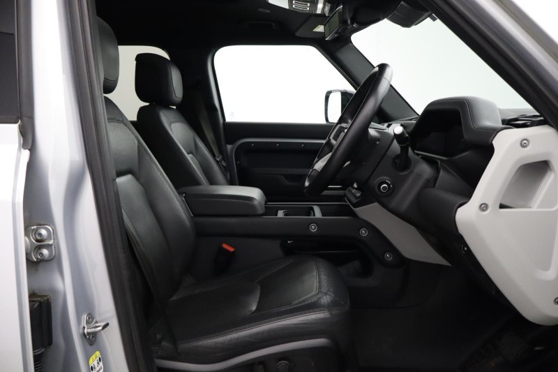 2023 (23) LAND ROVER DEFENDER 3.0 D300 X-Dynamic HSE 110 5dr Auto [7 Seat] 5282283