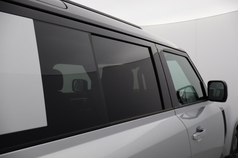 2023 (23) LAND ROVER DEFENDER 3.0 D300 X-Dynamic HSE 110 5dr Auto [7 Seat] 5282274