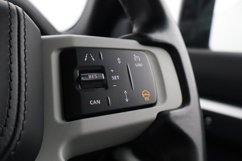 2023 (23) LAND ROVER DEFENDER 3.0 D300 X-Dynamic HSE 110 5dr Auto [7 Seat] 5282285