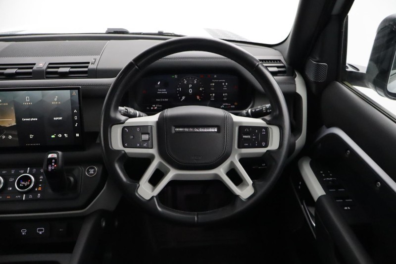 2023 (23) LAND ROVER DEFENDER 3.0 D300 X-Dynamic HSE 110 5dr Auto [7 Seat] 5282278