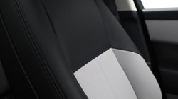 2025 (74) LAND ROVER RANGE ROVER VELAR 2.0 P400e Dynamic HSE 5dr Auto 5303405