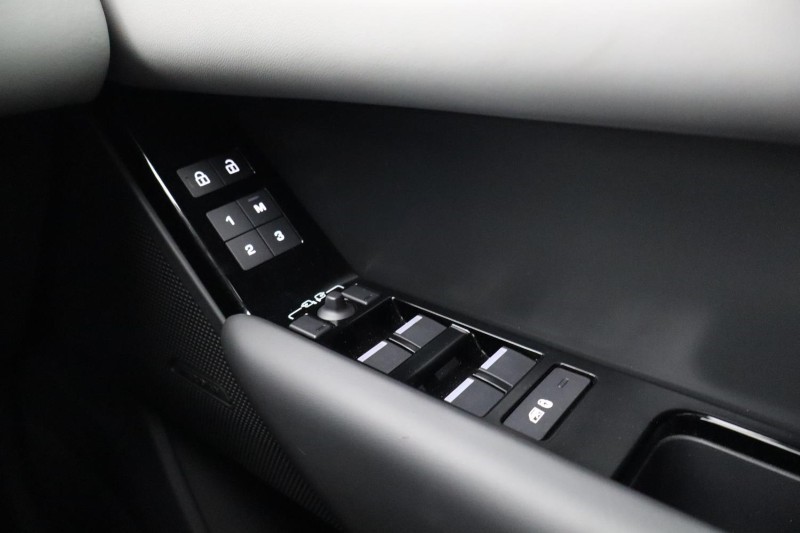 2025 (74) LAND ROVER RANGE ROVER VELAR 2.0 P400e Dynamic HSE 5dr Auto 5303406