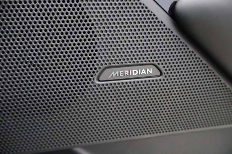 2025 (74) LAND ROVER RANGE ROVER VELAR 2.0 P400e Dynamic HSE 5dr Auto 5303409