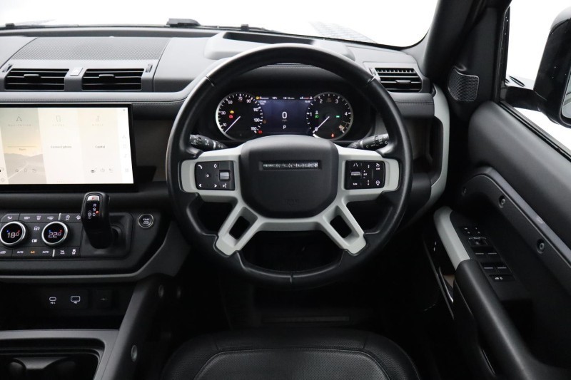 2023 (23) LAND ROVER DEFENDER 3.0 D250 X-Dynamic HSE 110 5dr Auto 5270983
