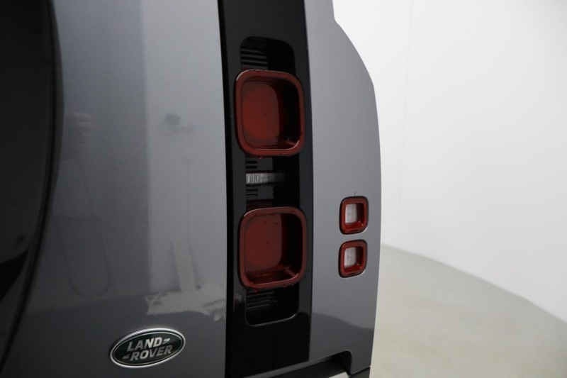 2023 (23) LAND ROVER DEFENDER 3.0 D250 X-Dynamic HSE 110 5dr Auto 5270924