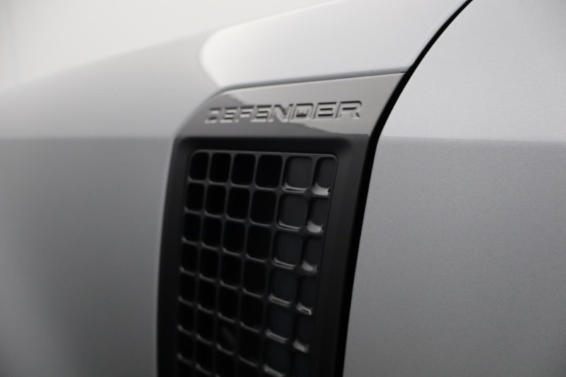 2023 (23) LAND ROVER DEFENDER 3.0 D250 X-Dynamic HSE 110 5dr Auto 5270969