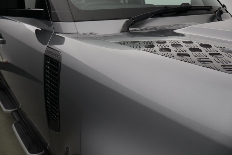 2023 (23) LAND ROVER DEFENDER 3.0 D250 X-Dynamic HSE 110 5dr Auto 5270957