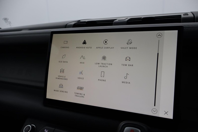 2023 (23) LAND ROVER DEFENDER 3.0 D250 X-Dynamic HSE 110 5dr Auto 5271010