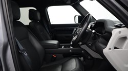 2023 (23) LAND ROVER DEFENDER 3.0 D250 X-Dynamic HSE 110 5dr Auto 5270990