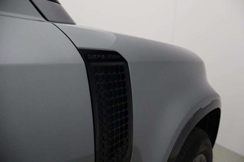 2023 (23) LAND ROVER DEFENDER 3.0 D250 X-Dynamic HSE 110 5dr Auto 5270955
