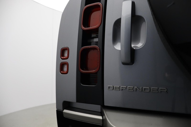 2023 (23) LAND ROVER DEFENDER 3.0 D250 X-Dynamic HSE 110 5dr Auto 5270916