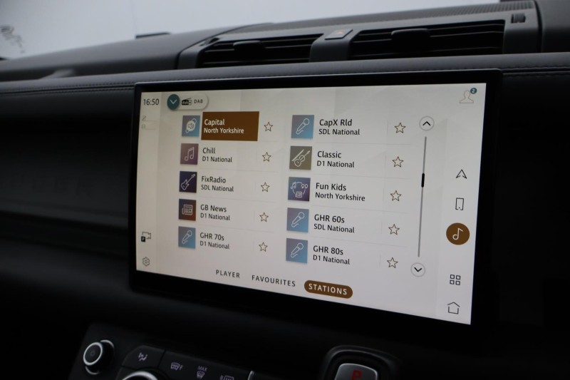 2023 (23) LAND ROVER DEFENDER 3.0 D250 X-Dynamic HSE 110 5dr Auto 5271001