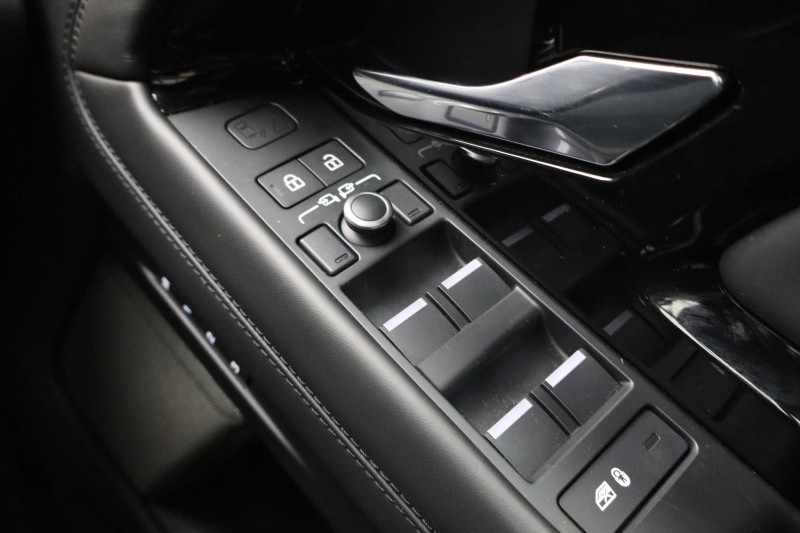 2022 (22) LAND ROVER RANGE ROVER EVOQUE 1.5 P300e Autobiography 5dr Auto 5288374