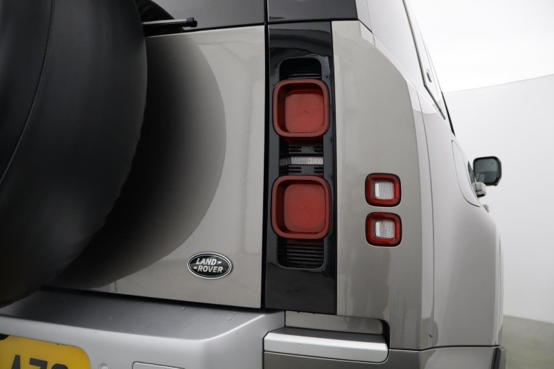 2021 (21) LAND ROVER DEFENDER 3.0 D250 XS Edition 110 5dr Auto 5338640