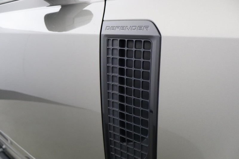 2021 (21) LAND ROVER DEFENDER 3.0 D250 XS Edition 110 5dr Auto 5338701