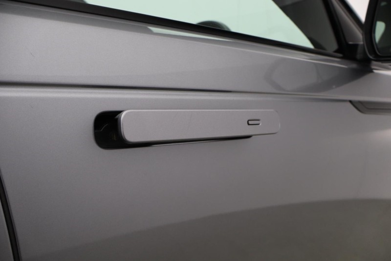 2022 (22) LAND ROVER RANGE ROVER VELAR 2.0 D200 Edition 5dr Auto 5304587