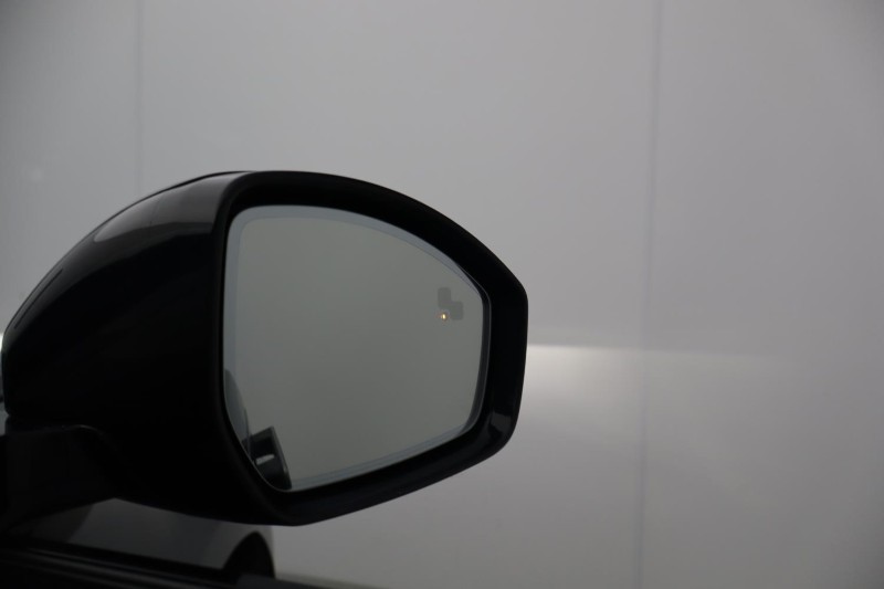 2022 (22) LAND ROVER RANGE ROVER VELAR 2.0 D200 Edition 5dr Auto 5304567