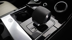 2022 (22) LAND ROVER RANGE ROVER VELAR 2.0 D200 R-Dynamic SE 5dr Auto 5311097