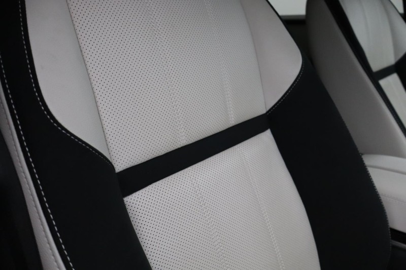 2022 (22) LAND ROVER RANGE ROVER VELAR 2.0 D200 R-Dynamic SE 5dr Auto 5311094